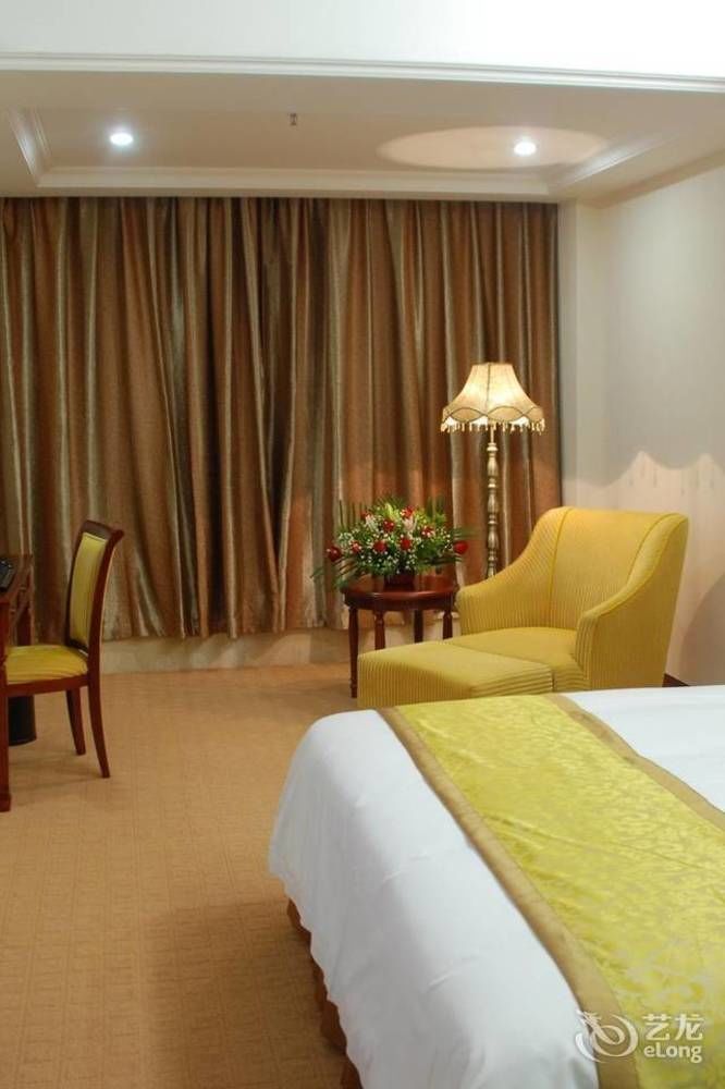 Vienna Hotel Shenzhen Pingdi Buitenkant foto