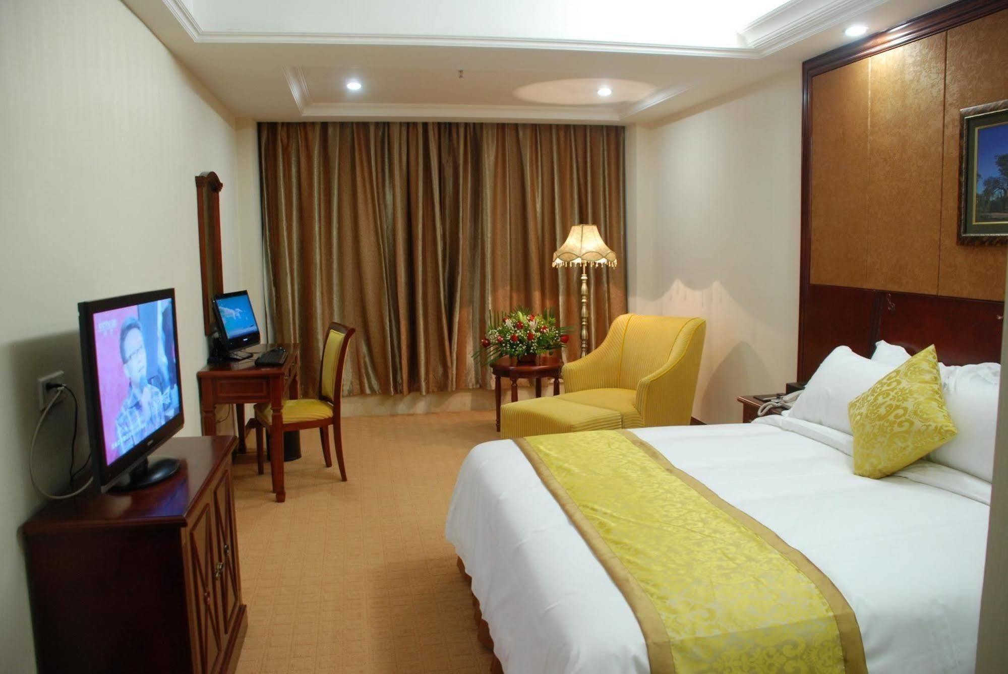 Vienna Hotel Shenzhen Pingdi Buitenkant foto